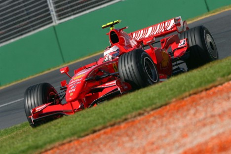 Kimi Raikkonen skal starte på pole position til årets første Formel 1 Grand Prix løb.